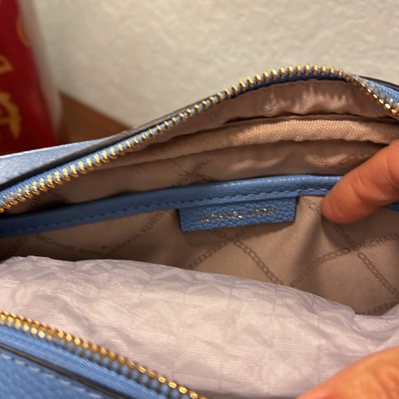 Michael Kors NWOT Jet Set Charm Large East West Camera Crossbody Bag - Picture 8 of 11